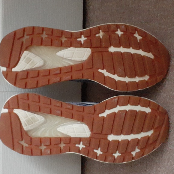 REEBOK LIQUIFECT SNEAKERS - Picture 2 of 2